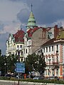 * Nomination Oradea (Nagyvárad) - Hotel Vulturul Negru (Black Eagle), piaţa Unirii --Pudelek 12:50, 8 October 2009 (UTC) * Decline Perspective - too many distracting items that cover the main objects. -- H005 20:19, 8 October 2009 (UTC)